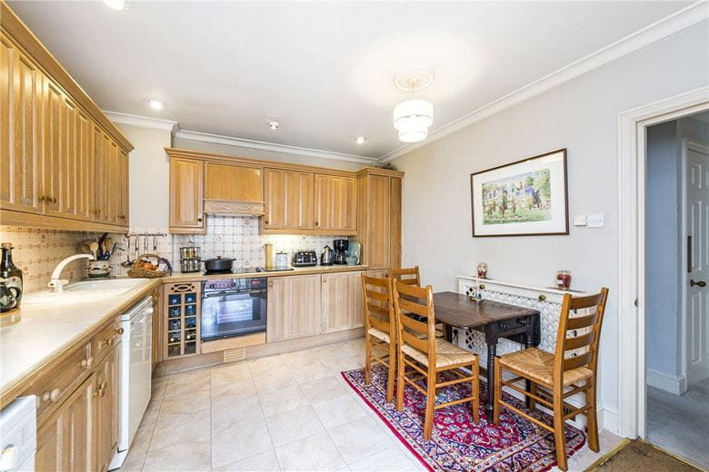 1 bedroom flat, Bishops Road, London SW6 - Available