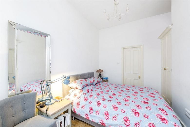 2 bedroom flat, Hestercombe Avenue, London SW6 - Let Agreed