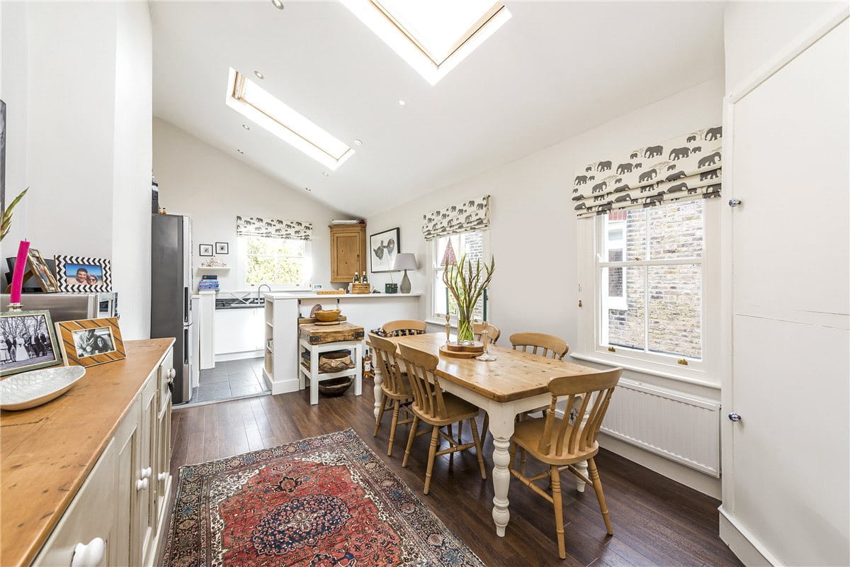 2 bedroom flat, Inglethorpe Street, London SW6 - Let Agreed