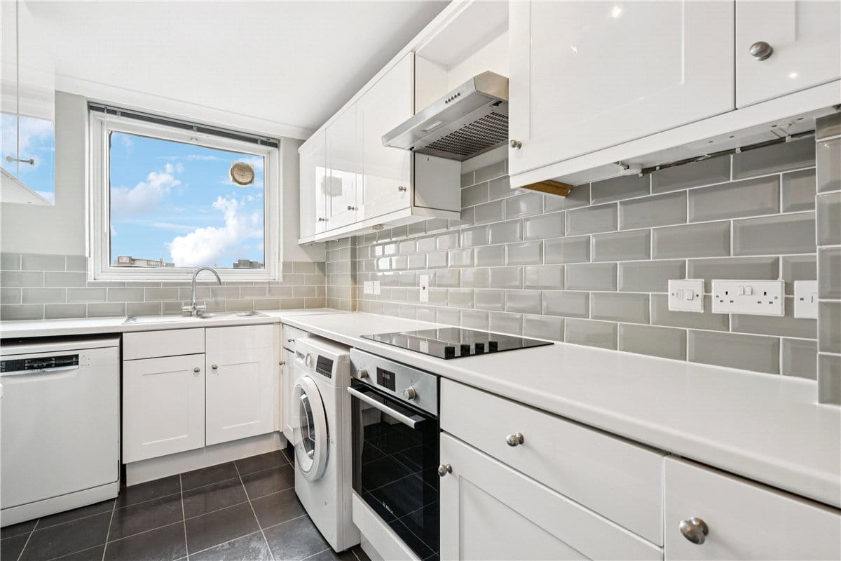 3 bedroom flat, Napier Court, Ranelagh Gardens SW6 - Available