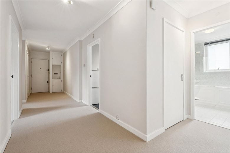 3 bedroom flat, Napier Court, Ranelagh Gardens SW6 - Available