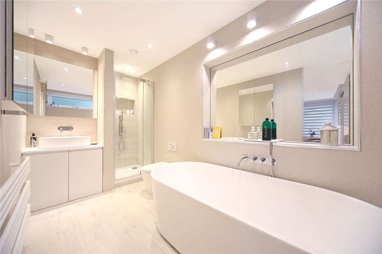 3 bedroom flat, Alder Lodge, 73 Stevenage Road SW6