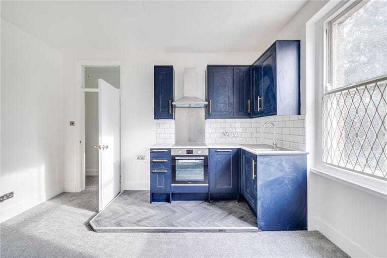 2 bedroom flat, Waldemar Avenue Mansions, Waldemar Avenue SW6 - Let Agreed