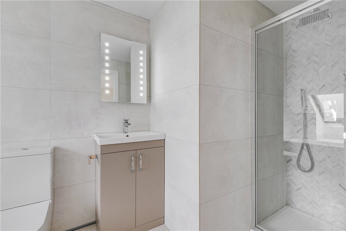 3 bedroom flat, Danehurst Street, London SW6 - Let Agreed