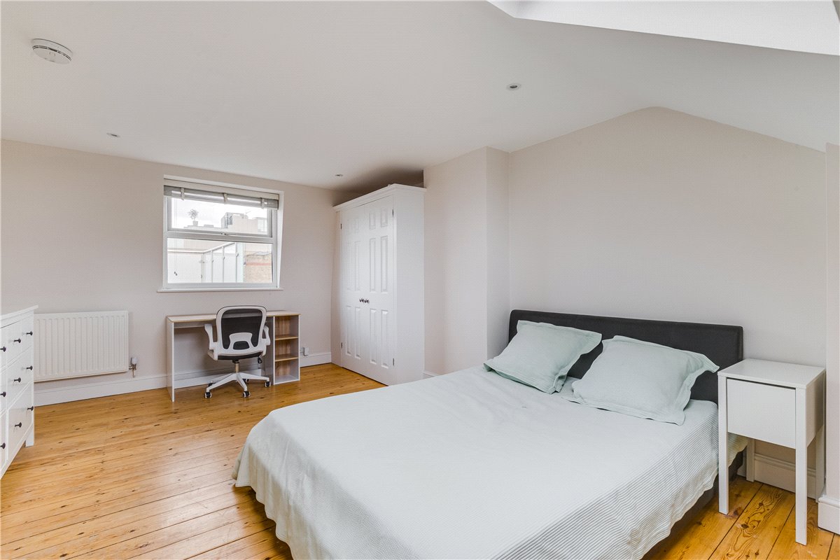 3 bedroom flat, Danehurst Street, London SW6 - Let Agreed