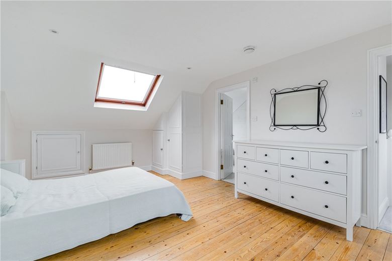 3 bedroom flat, Danehurst Street, London SW6 - Let Agreed