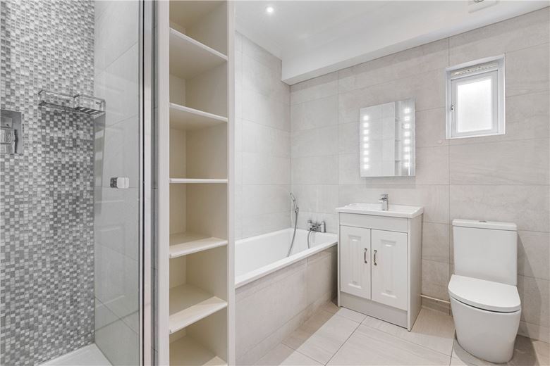 3 bedroom flat, Danehurst Street, London SW6 - Let Agreed