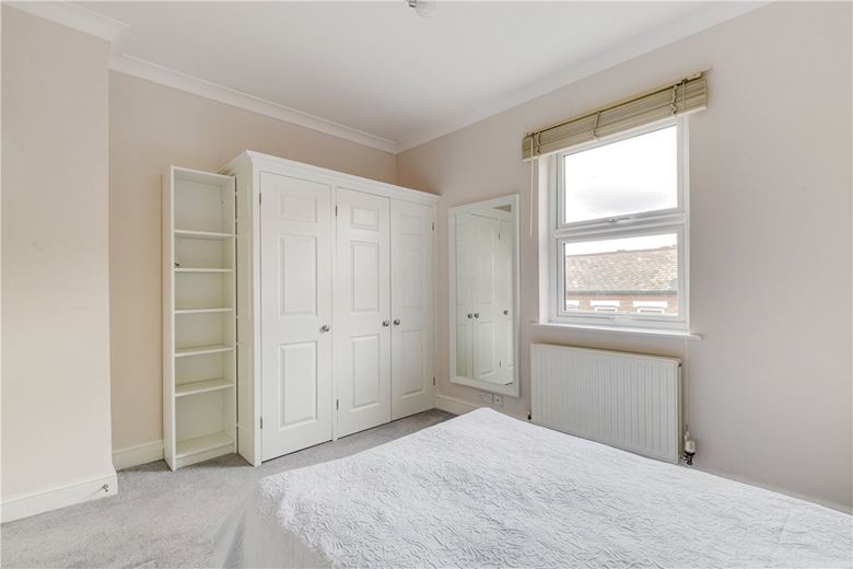 3 bedroom flat, Danehurst Street, London SW6 - Let Agreed