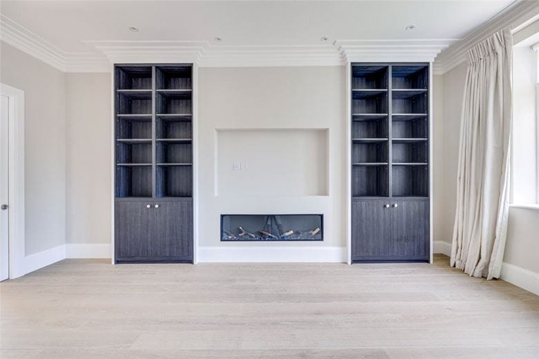 3 bedroom flat, Colehill Gardens, Fulham Palace Road SW6 - Let Agreed