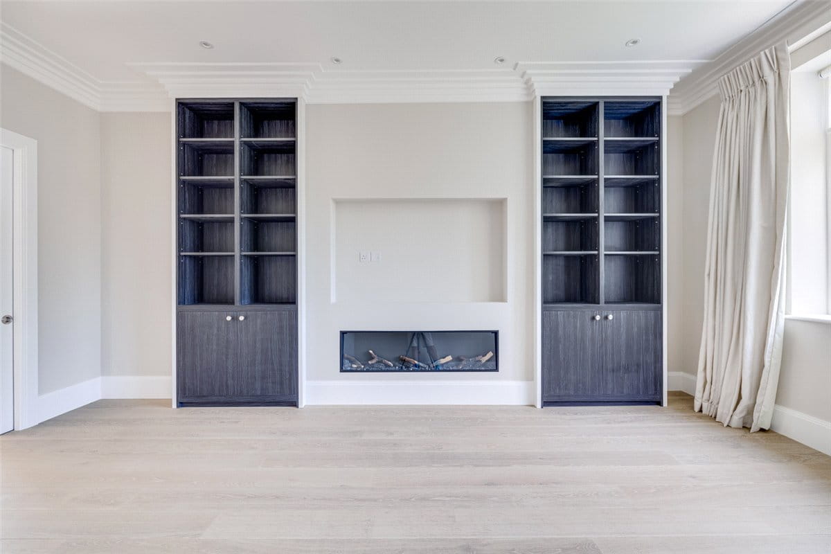 3 bedroom flat, Colehill Gardens, Fulham Palace Road SW6 - Let Agreed