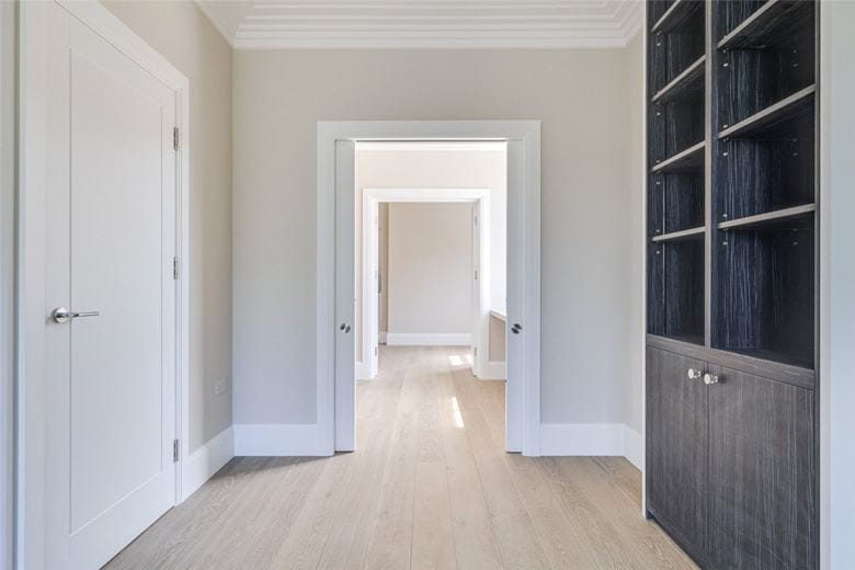 3 bedroom flat, Colehill Gardens, Fulham Palace Road SW6 - Let Agreed