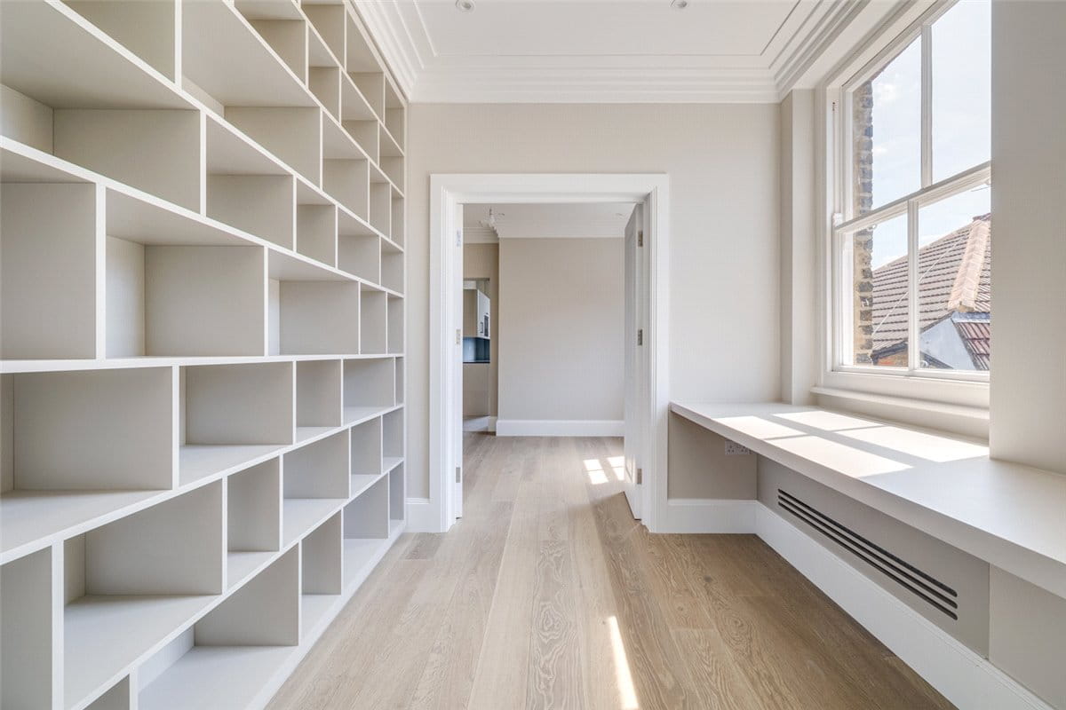 3 bedroom flat, Colehill Gardens, Fulham Palace Road SW6 - Let Agreed