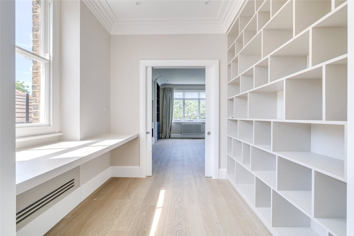 3 bedroom flat, Colehill Gardens, Fulham Palace Road SW6 - Let Agreed