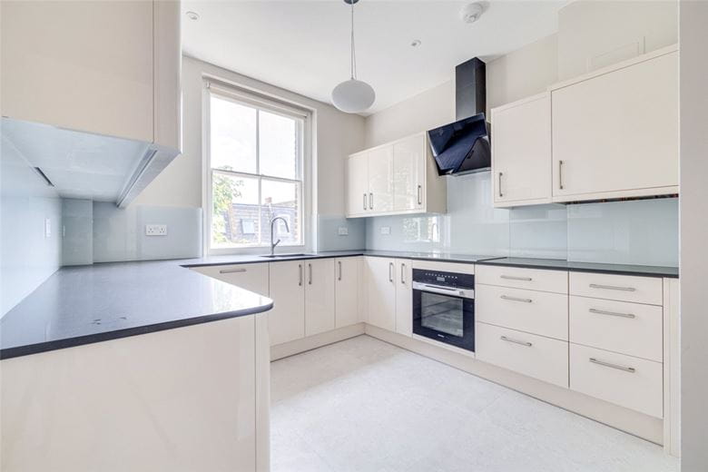 3 bedroom flat, Colehill Gardens, Fulham Palace Road SW6 - Let Agreed