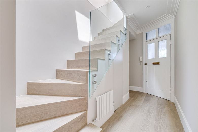 3 bedroom flat, Colehill Gardens, Fulham Palace Road SW6 - Let Agreed
