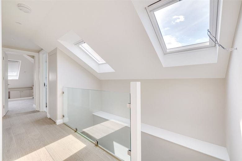 3 bedroom flat, Colehill Gardens, Fulham Palace Road SW6 - Let Agreed