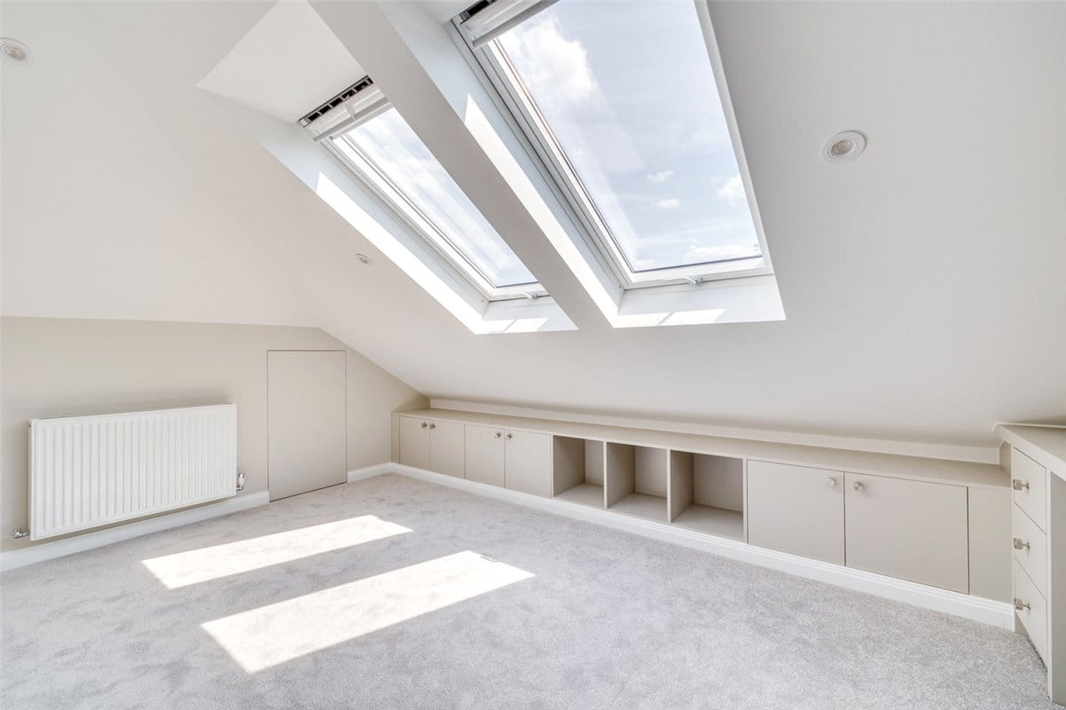 3 bedroom flat, Colehill Gardens, Fulham Palace Road SW6 - Let Agreed