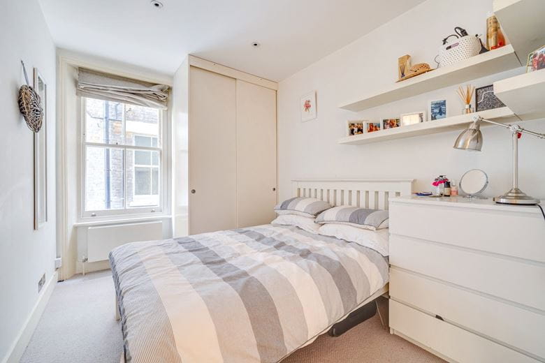 3 bedroom flat, Drive Mansions, Fulham Road SW6 - Available