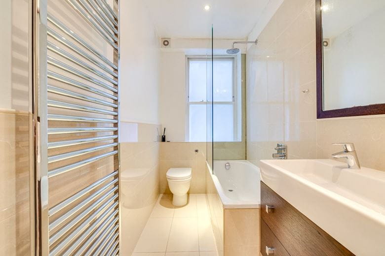 3 bedroom flat, Drive Mansions, Fulham Road SW6 - Available