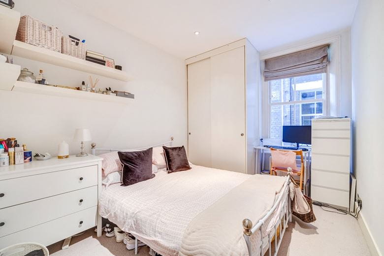 3 bedroom flat, Drive Mansions, Fulham Road SW6 - Available