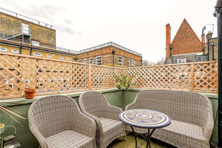 3 bedroom flat, Ackmar Road, London SW6 - Let Agreed