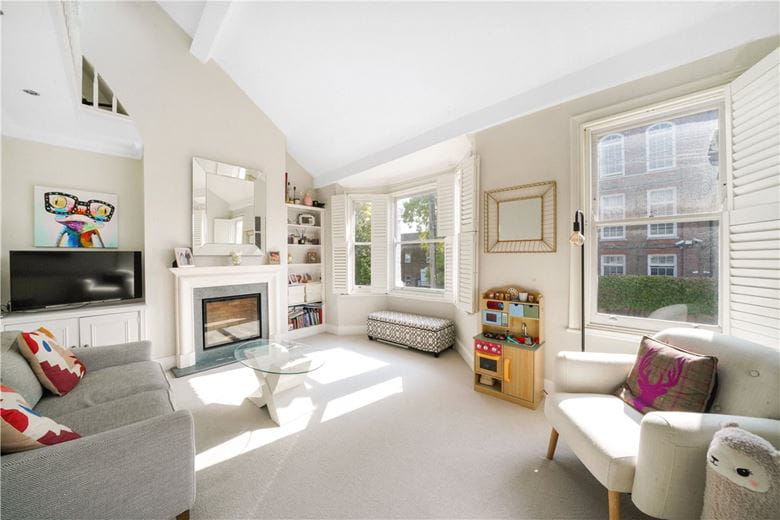 2 bedroom flat, Kingwood Road, London SW6 - Available