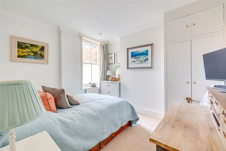 2 bedroom flat, Kingwood Road, London SW6 - Let Agreed