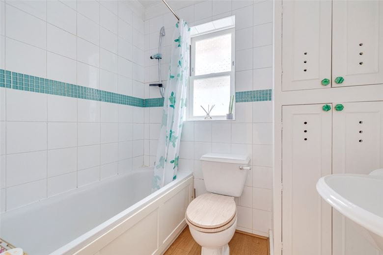 2 bedroom flat, Kingwood Road, London SW6 - Let Agreed
