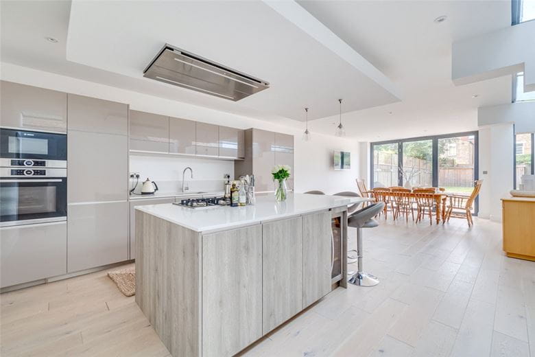 4 bedroom house, Langthorne Street, London SW6 - Available