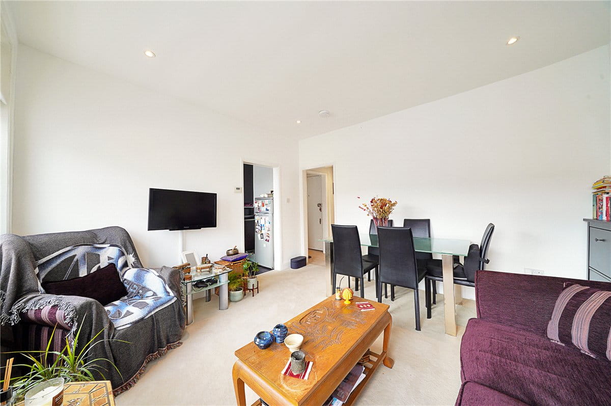 1 bedroom flat, Castletown Road, London W14 - Let Agreed