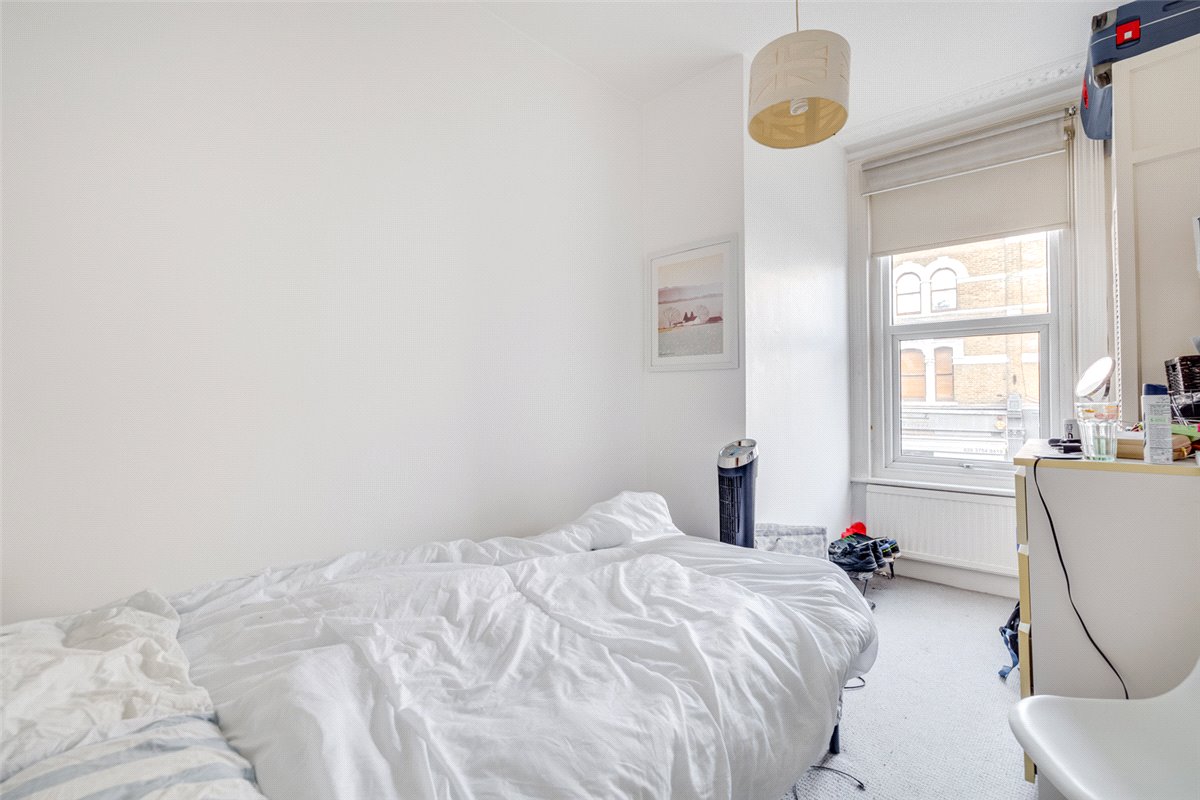 2 bedroom flat, Fulham Road, London SW6 - Available
