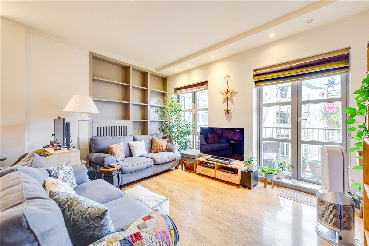 2 bedroom flat, Farm Lane, London SW6 - Let Agreed