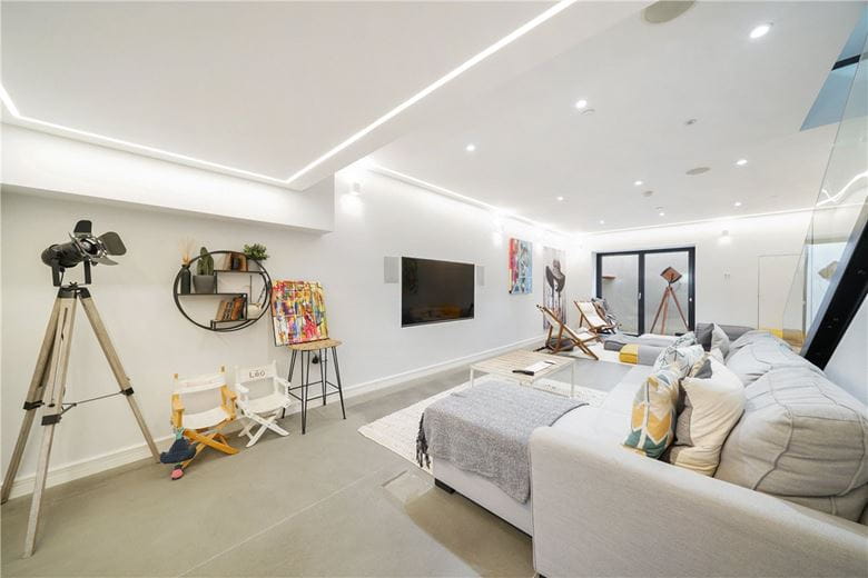 4 bedroom house, Kinnoul Road, London W6 - Let Agreed