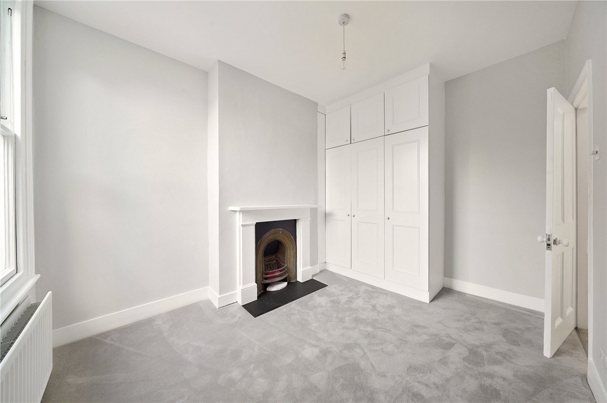 4 bedroom house, Alderville Road, London SW6 - Available