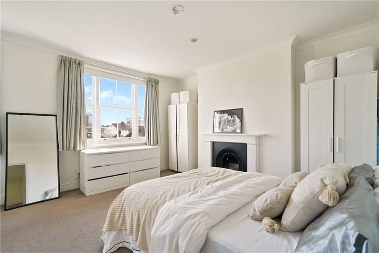 2 bedroom maisonette, Westcroft Square, London W6 - Available