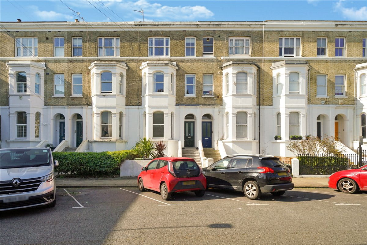 2 bedroom maisonette, Westcroft Square, London W6 - Available