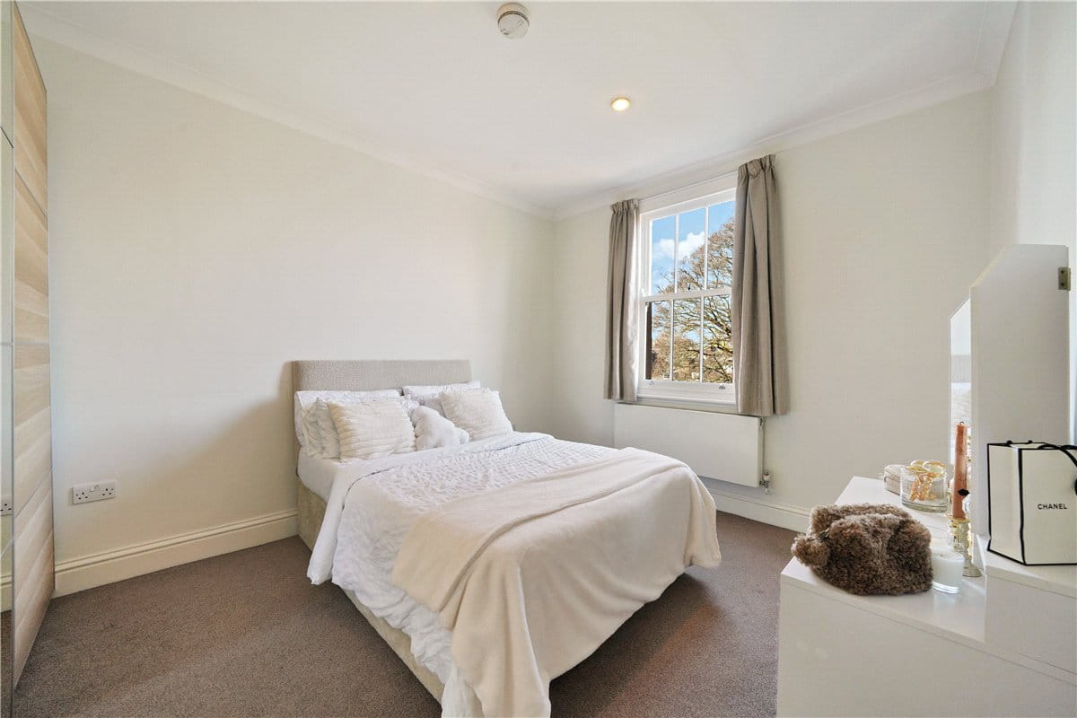 2 bedroom maisonette, Westcroft Square, London W6 - Available