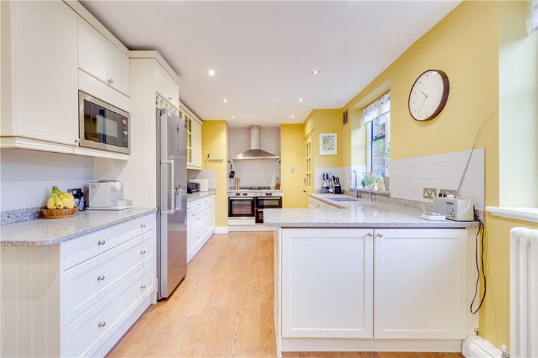 4 bedroom flat, Portsmouth Road, London SW15 - Available