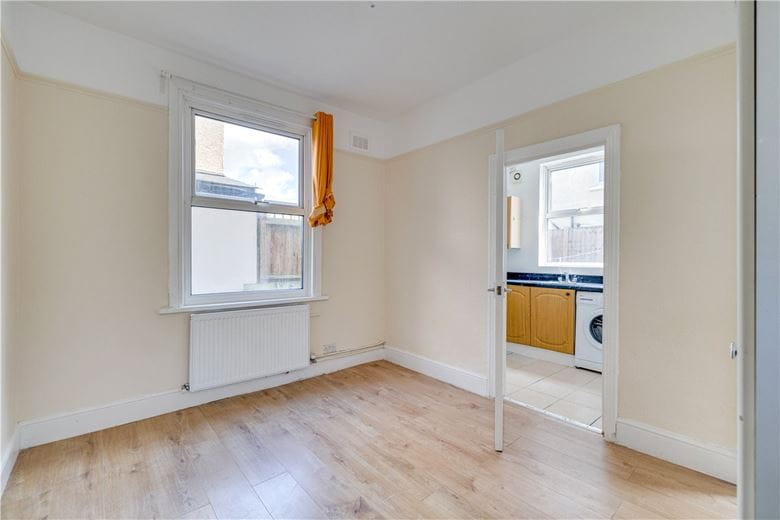  bedroom flat, Brookwood Road, London SW18 - Available