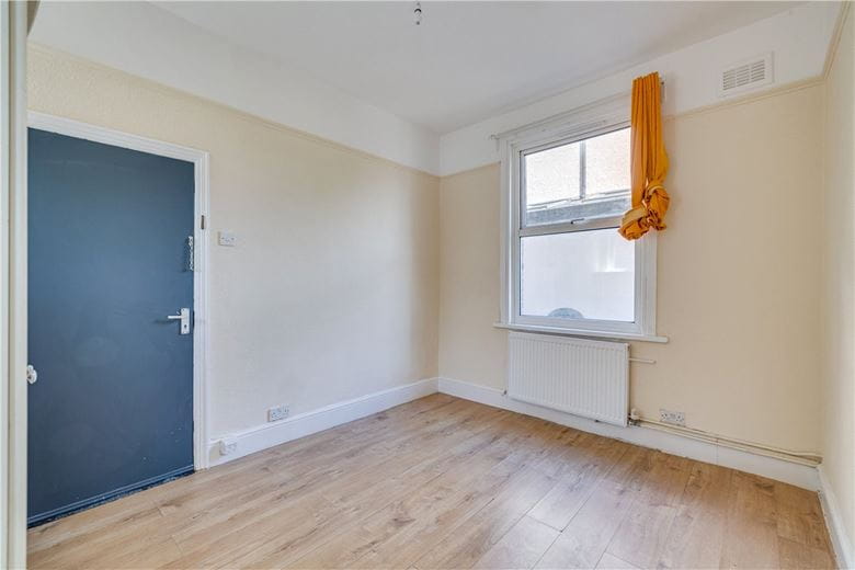  bedroom flat, Brookwood Road, London SW18 - Available