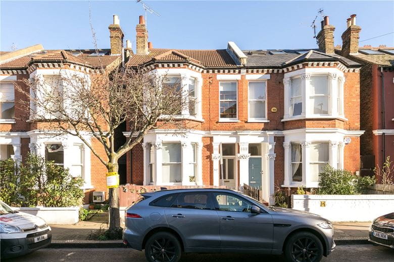 1 bedroom flat, Cromford Road, London SW18 - Let Agreed