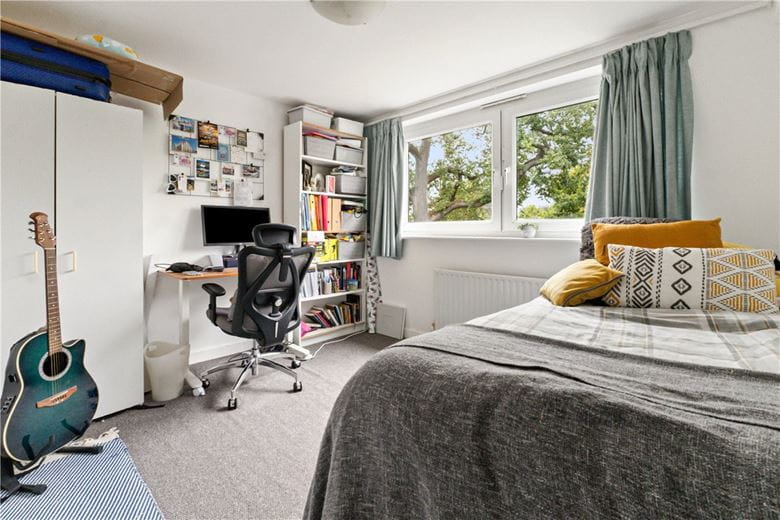 2 bedroom flat, Victoria Drive, London SW19 - Available
