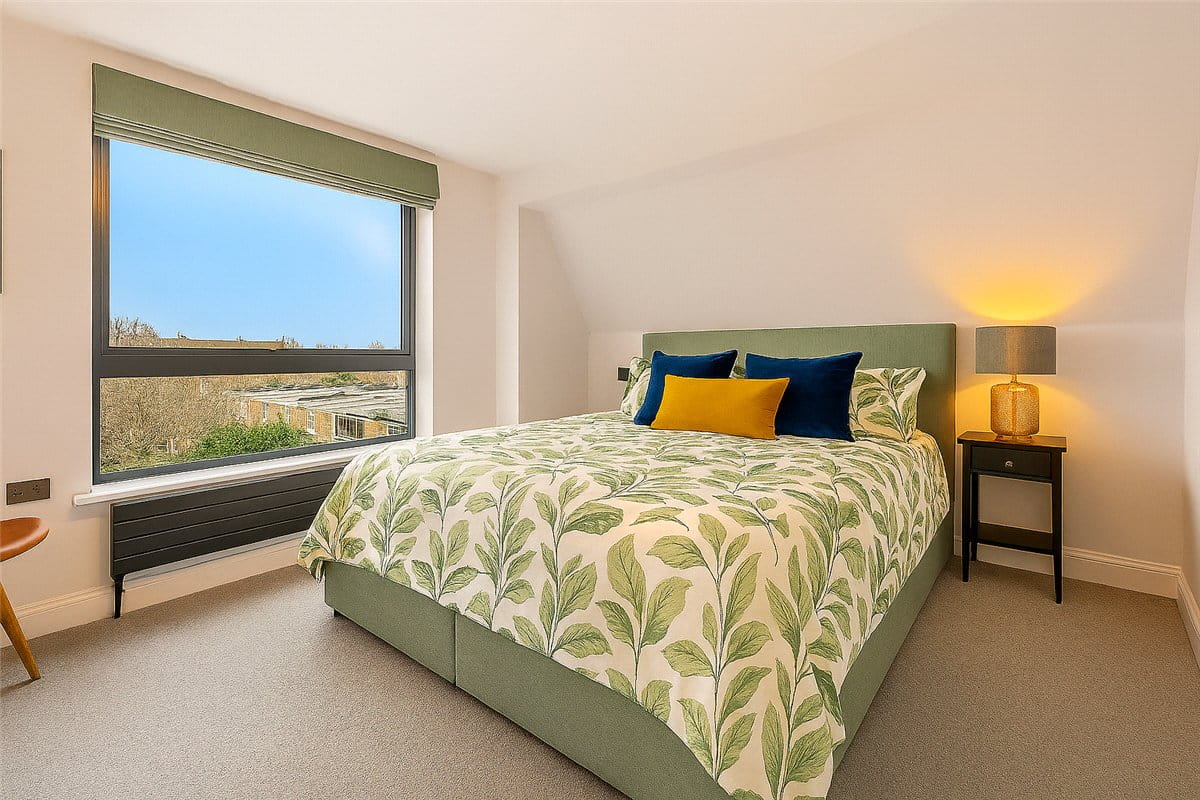 2 bedroom house, North Lodge Close, London SW15 - Available