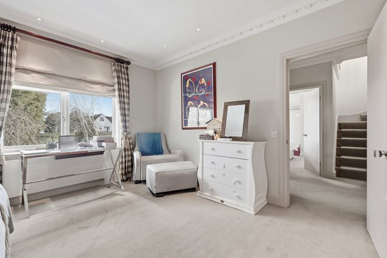5 bedroom house, Belgrave Road, Barnes SW13 - Available