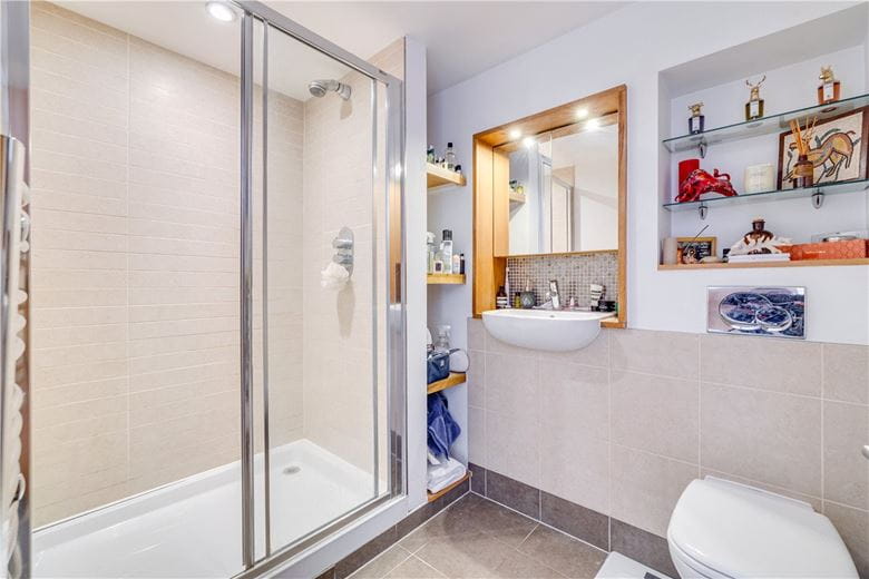 2 bedroom flat, White Hart Lane, London SW13 - Available