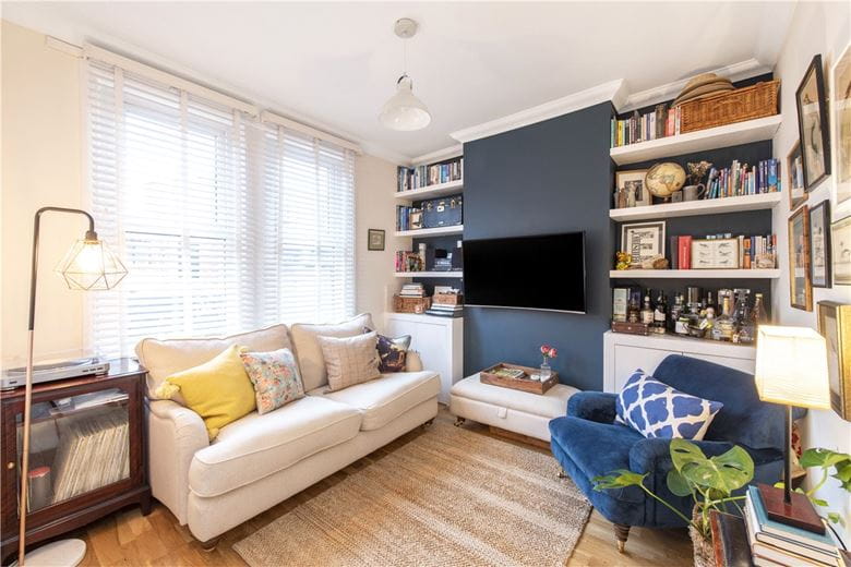 2 bedroom house, Lydden Grove, London SW18 - Available