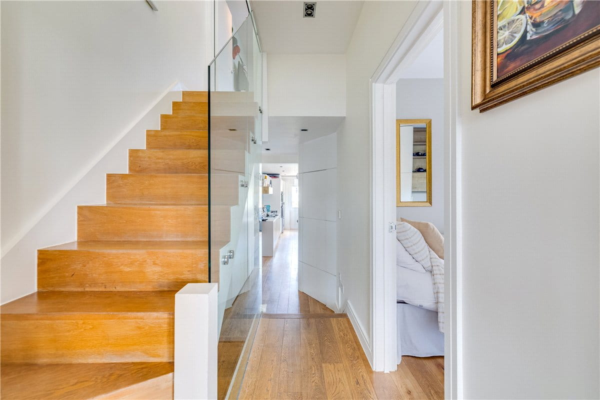 3 bedroom maisonette, Balvernie Grove, London SW18 - Available