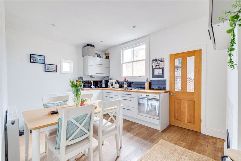 2 bedroom maisonette, Replingham Road, London SW18 - Sold