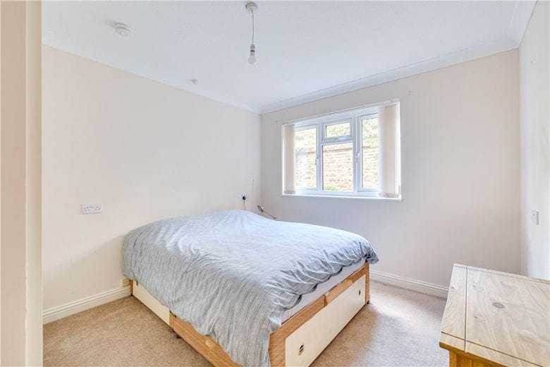 1 bedroom flat, Clarence Lane, London SW15 - Available