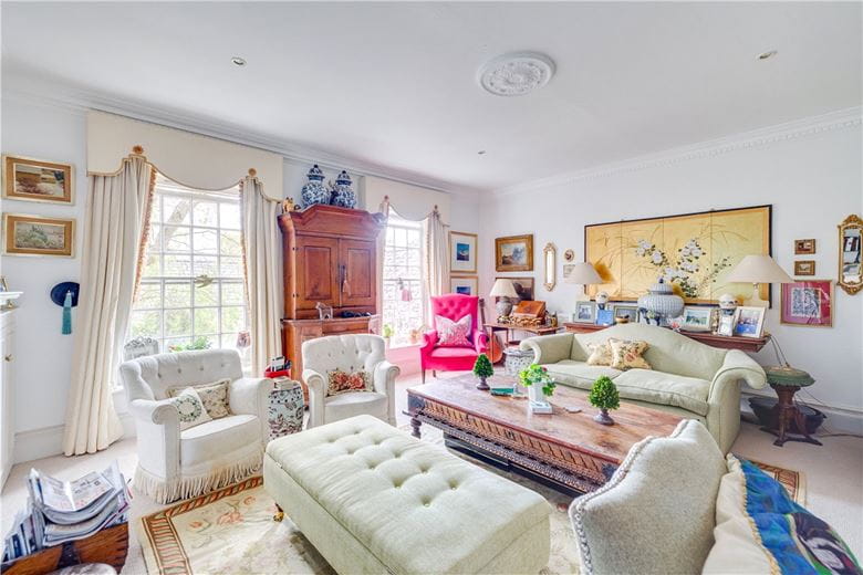 4 bedroom house, Beaufort Close, Putney SW15 - Available